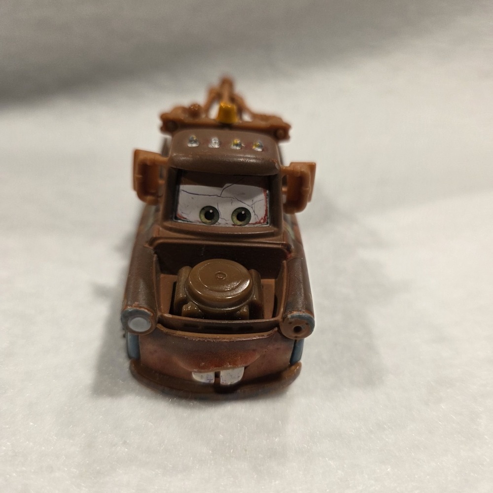 Disney Pixar Cars 2 Race Team Mater Tow Truck 3" Figure Diecast 1:55‎ V2798 - Picture 2 of 6